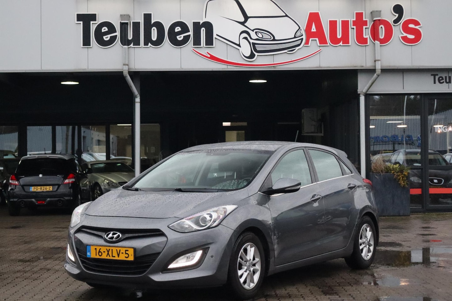 Hyundai i30 - 1.6 GDI Business Edition Navigatie, Camera, Trekhaak, Cruise control, Climate control - AutoWereld.nl