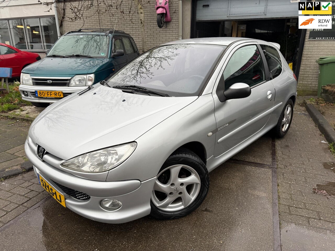 Peugeot 206 - 1.4 Quiksilver Apk|Airco|Boekjes|L.M. Velgen - AutoWereld.nl