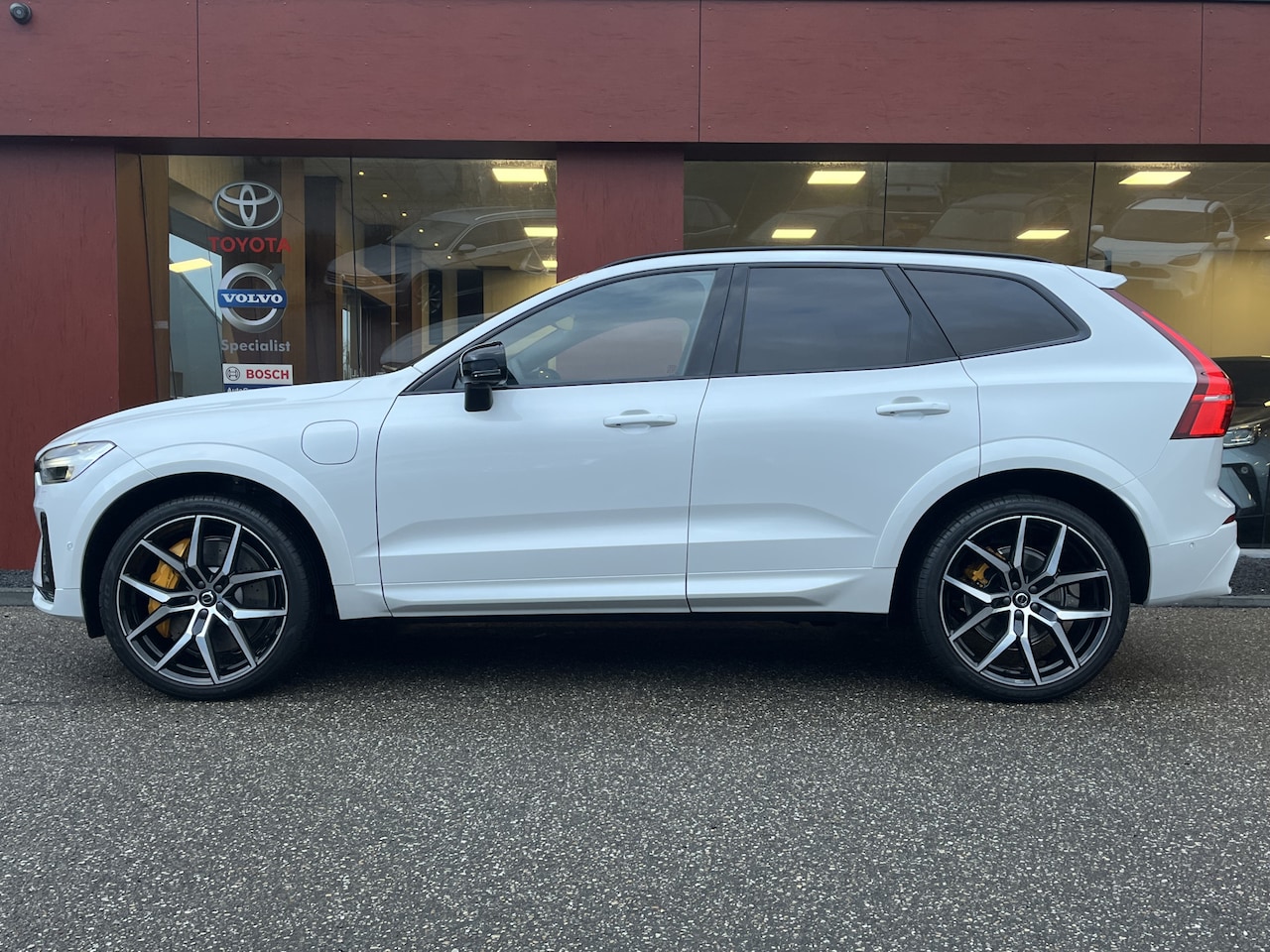 Volvo XC60 - 2.0 T8 AWD Polestar Engineered | Bowers&Wilkins | Pano | 22 Inch | Head-Up | 360° Camera - AutoWereld.nl