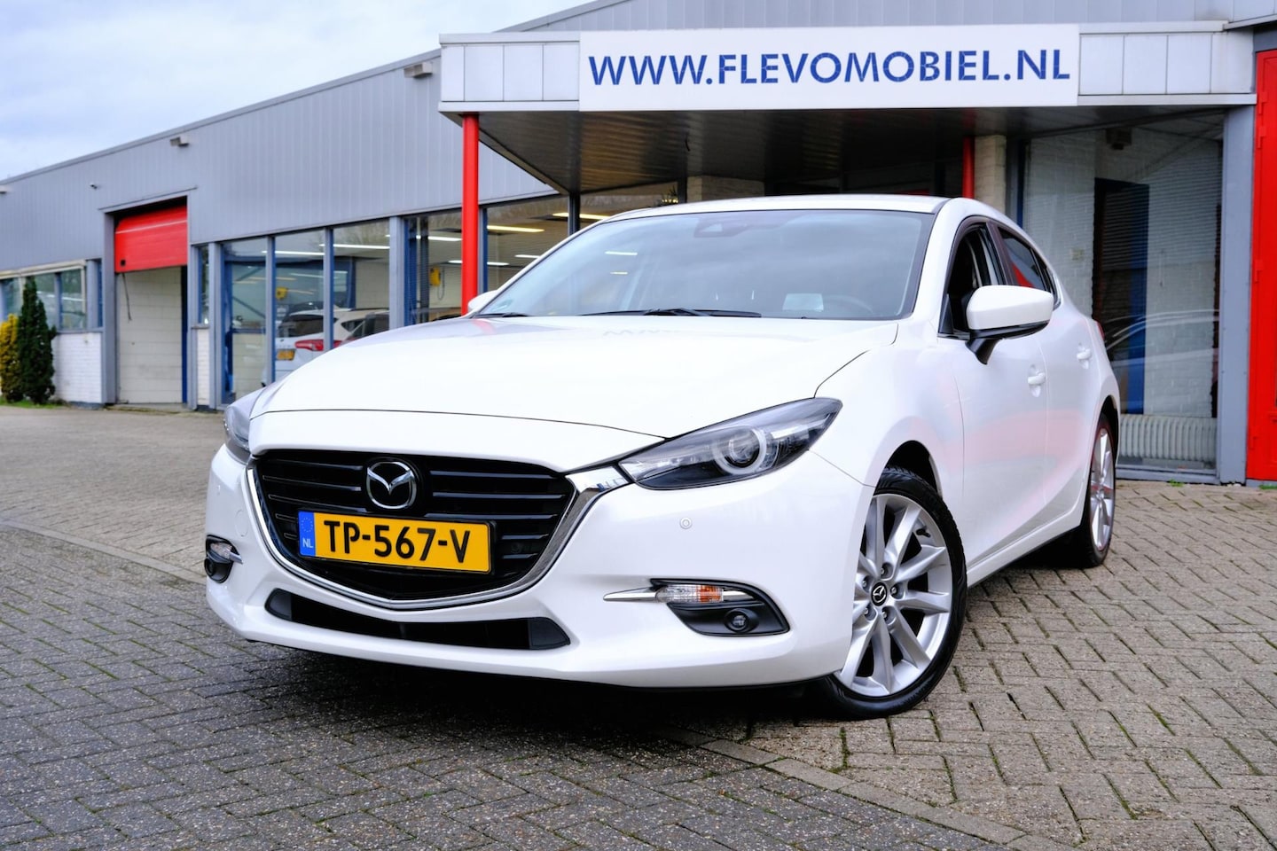 Mazda 3 - 2.0 SkyActiv-G 120pk GT-M Leder|Cam|HUD|BOSE|LMV - AutoWereld.nl