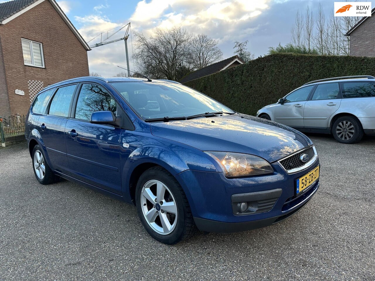 Ford Focus Wagon - 1.8-16V Ambiente FlexiFuel 1.8-16V Ambiente Flexifuel - AutoWereld.nl