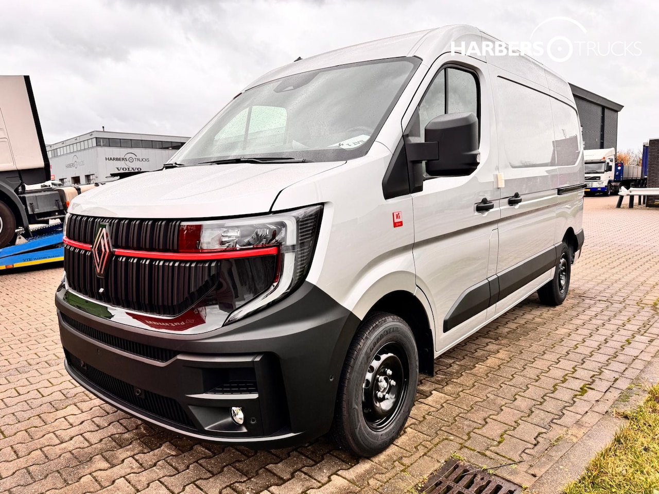 Renault Master - L2H2 170PK Red Edition Nieuw, BPM vrij, 2 schuifdeuren, trekhaak - AutoWereld.nl