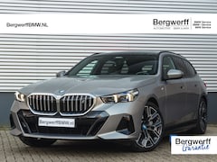 BMW i5 Touring - eDrive40 M-Sport - Pano - Trekhaak - Driving + Parking Ass Plus - Harman Kardon