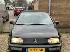 Volkswagen Golf Cabriolet - 1.8