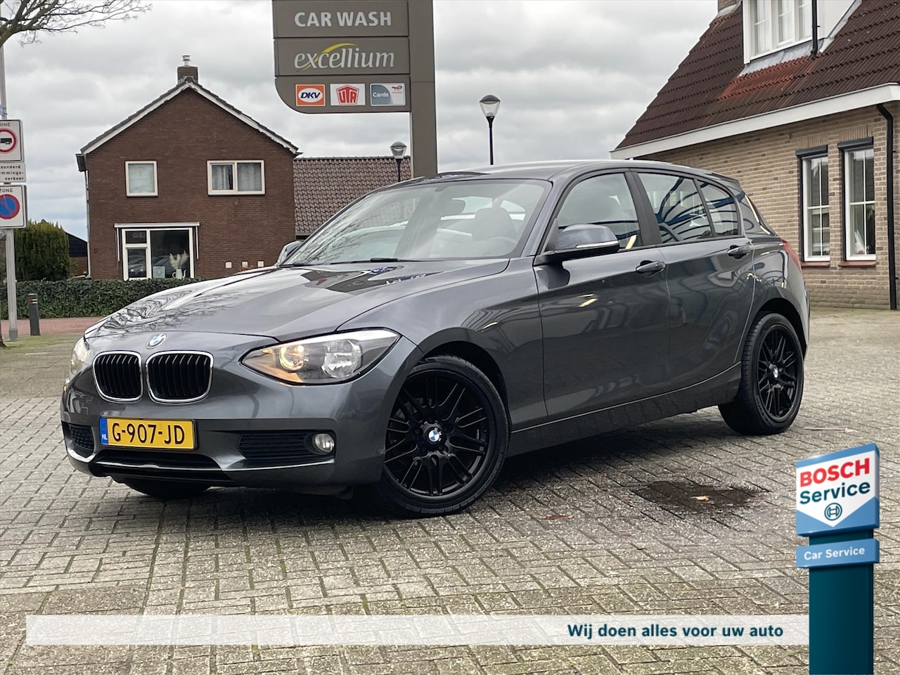 BMW 1-serie - 116I business / Clima / Stoelverwarming / 5drs / Lichtmetaal - AutoWereld.nl