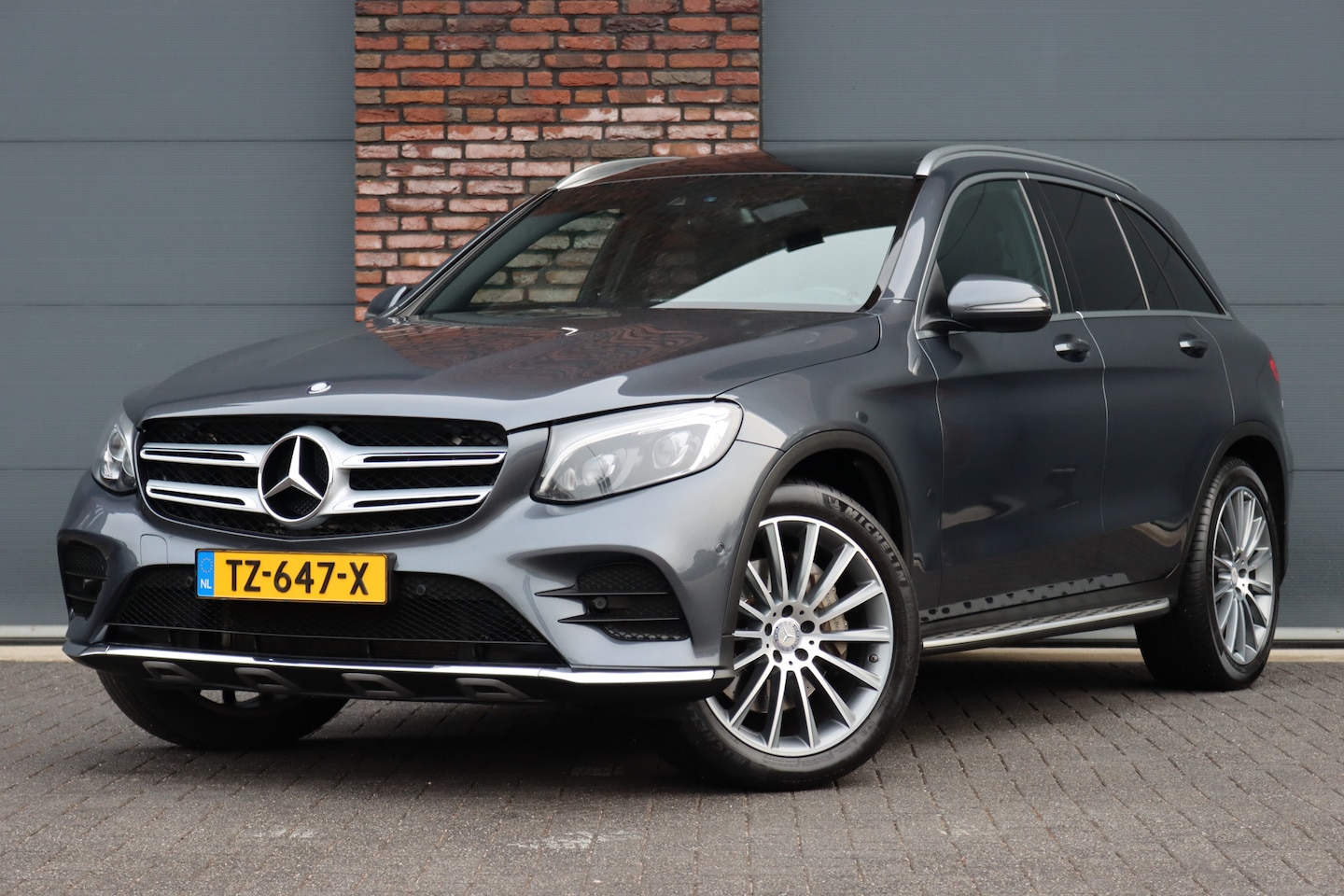 Mercedes-Benz GLC-klasse - 250 d 4MATIC AMG Line Aut9 | Luchtvering | Panoramadak | Verwarmd Stuurwiel | Trekhaak | S - AutoWereld.nl