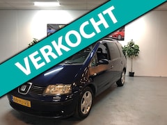 Seat Alhambra - 1.8-20VT / AUT / Navi / Cruise / LM-V / PDC / Dealer-Ond /