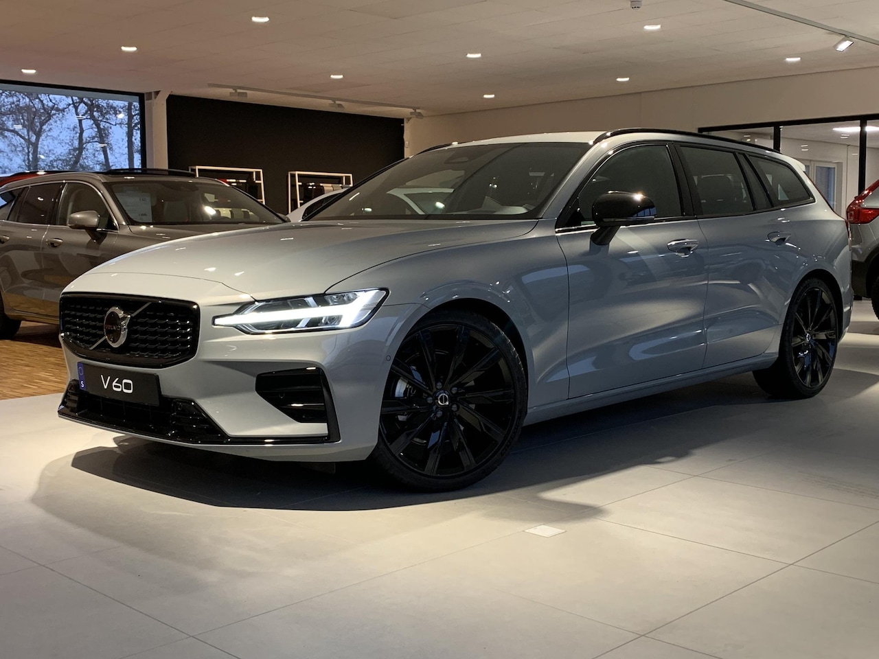 Volvo V60 - B4 Plus Dark - AutoWereld.nl