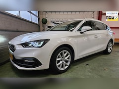 Seat Leon Sportstourer - 1.5 TSI Style Camera/Adaptive/Led/Carplay/Android