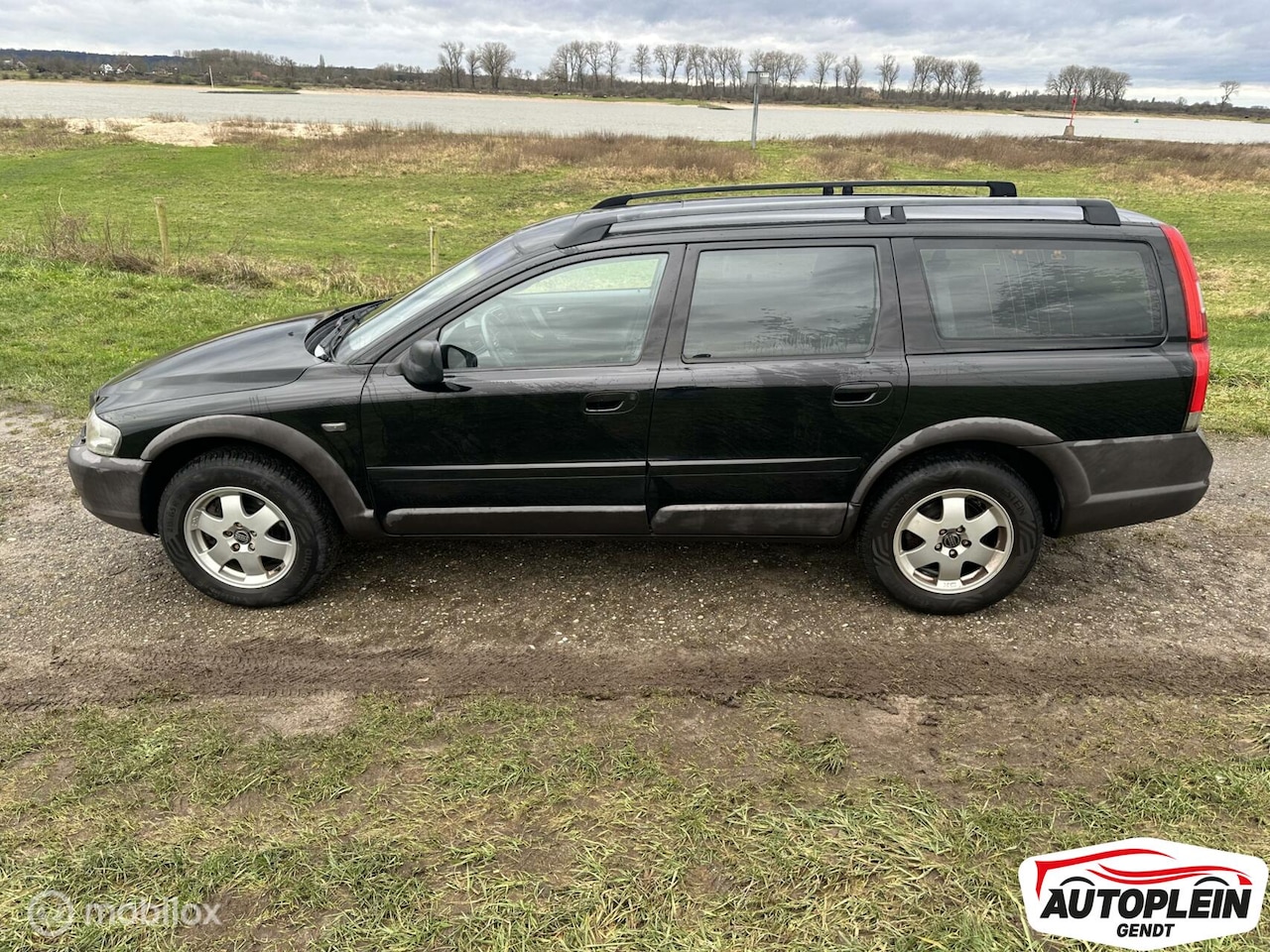 Volvo V70 - 2.4 T AWD Comfort Line 7 persoons!! 4x4 - AutoWereld.nl