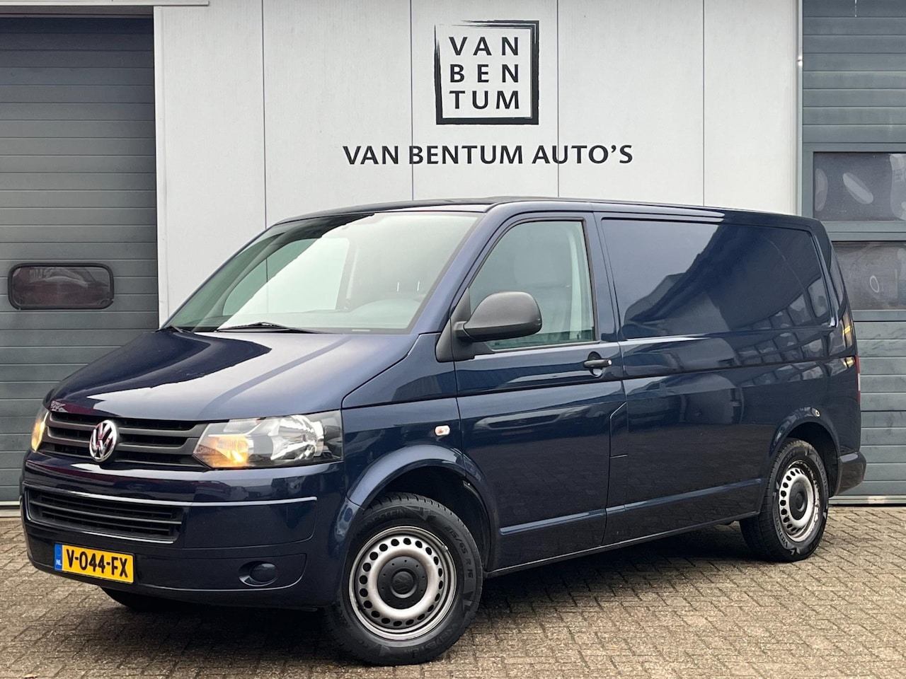 Volkswagen Transporter - 2.0 TDI 102pk Airco Cruise CLUTCH BROKEN - AutoWereld.nl