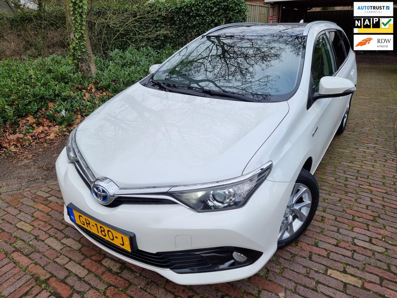 Toyota Auris Touring Sports - 1.8 Hybrid Lease Panodak/Navi/Camera - AutoWereld.nl