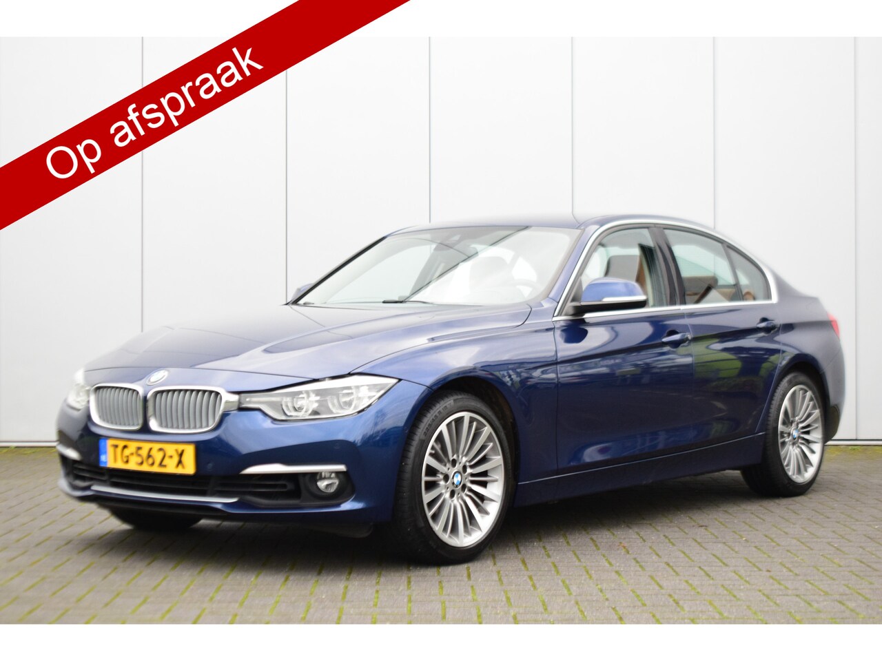 BMW 3-serie - 318i Luxury Edition Leer/Sportst/Verwarmd Driving/Assistant Camera 45dkm! - AutoWereld.nl