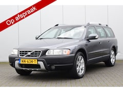 Volvo XC70 - 2.4 D5 Automaat Summum Leer/Verwarmd Navi Ecc Cruise Trekhaak