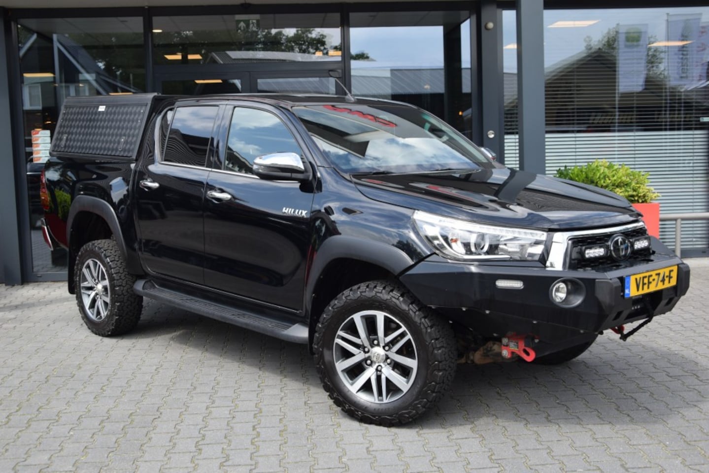 Toyota HiLux - 2.4 D-4D DUBBEL CABIN  BE TREKKER A/T  5 SITZ 4WD VAN - AutoWereld.nl