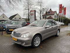 Mercedes-Benz C-klasse - 180 K. CLASSIC AUTOMAAT / AIRCO-ECC / CRUISE CTR. / TREKHAAK