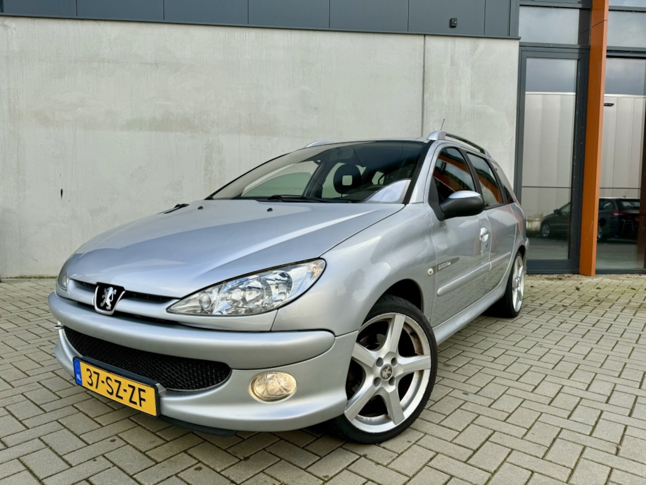 Peugeot 206 SW - 1.6 16V Quiksilver AIRCO TREKHAAK OUTLET AUTO - AutoWereld.nl