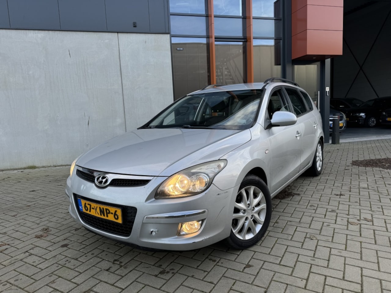 Hyundai i30 CW - 1.6i Dynamic ECC NAVI NAP BT - AutoWereld.nl