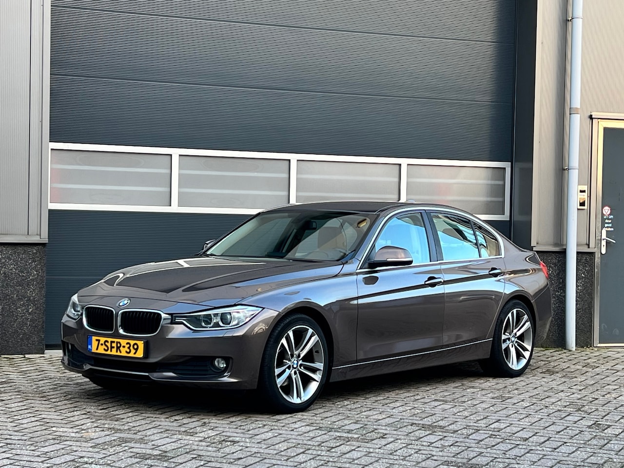 BMW 3-serie - 320i EfficientDynamics Edition High Executive bj.2013 Leder|Navi|Pdc|Clima|Nap. - AutoWereld.nl