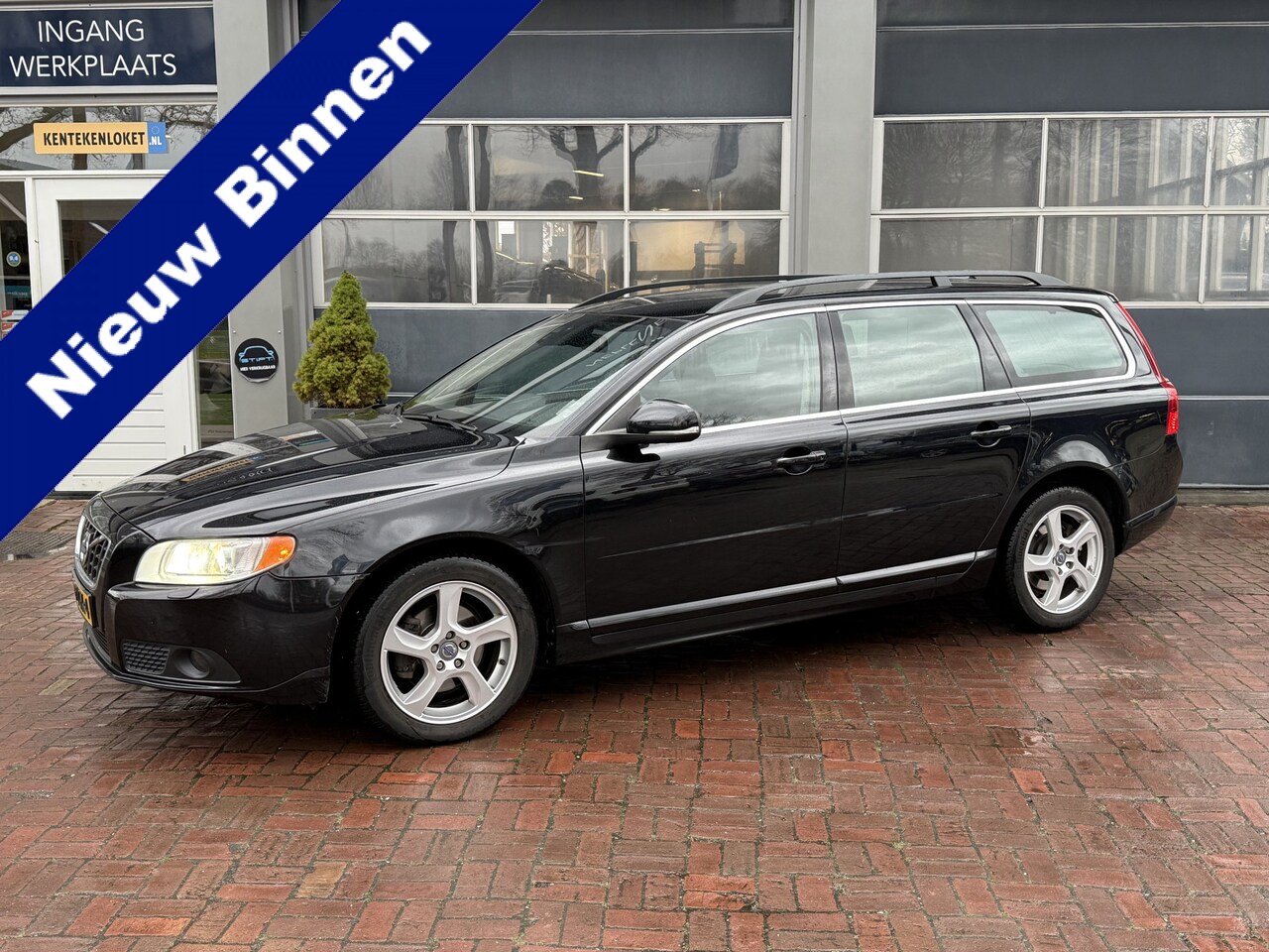 Volvo V70 - 1.6 T4 Limited Edition Bj 2012 Km 187.000 Nap Leer,Navi,Trekhaak,17Inch Dealer onderhouden - AutoWereld.nl