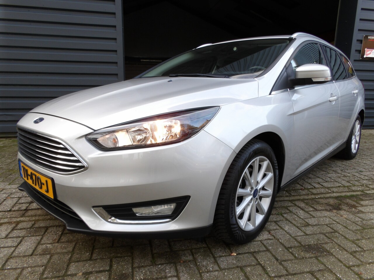 Ford Focus Wagon - 1.0 Titanium Edition Trekhaak Clima - AutoWereld.nl