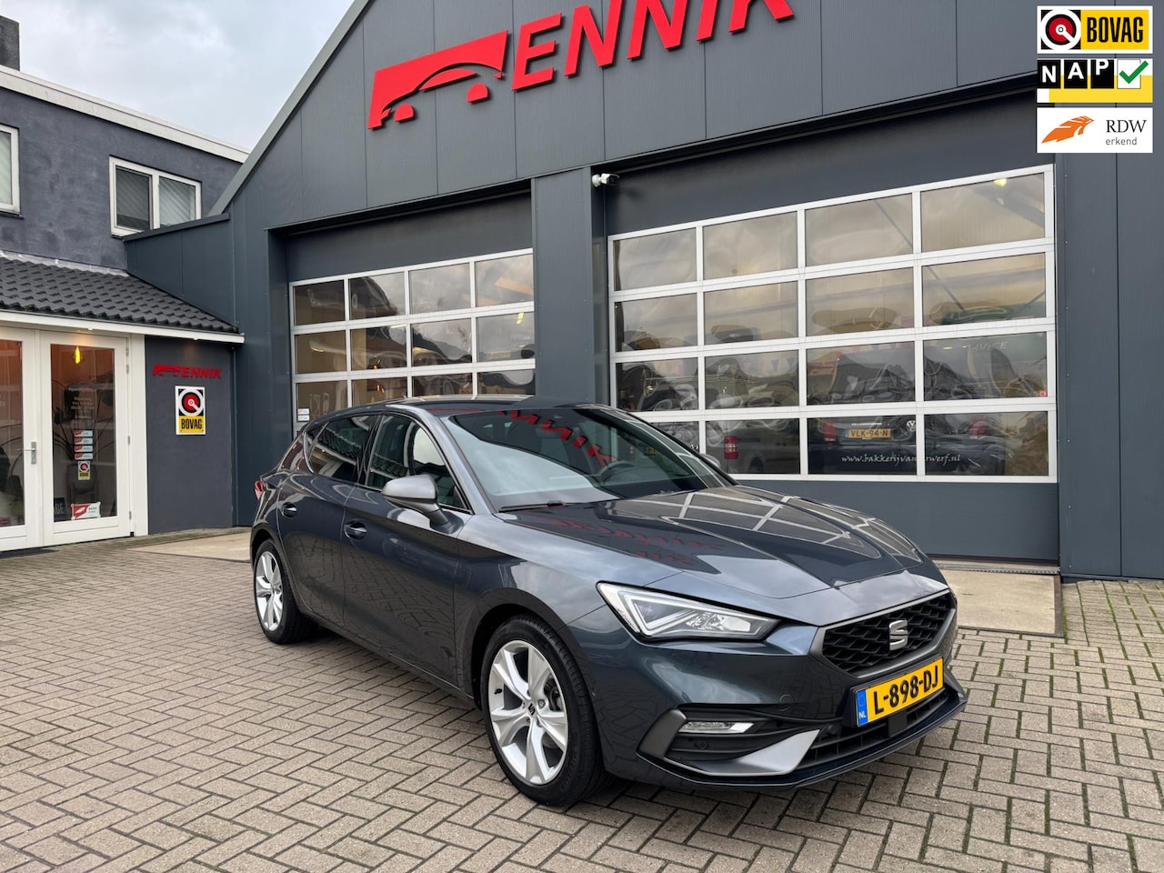 Seat Leon - 1.0 TSI FR Business Intense / ACC / Keyless / Lane /1e Eigenaar / Stuurwielverw. - AutoWereld.nl