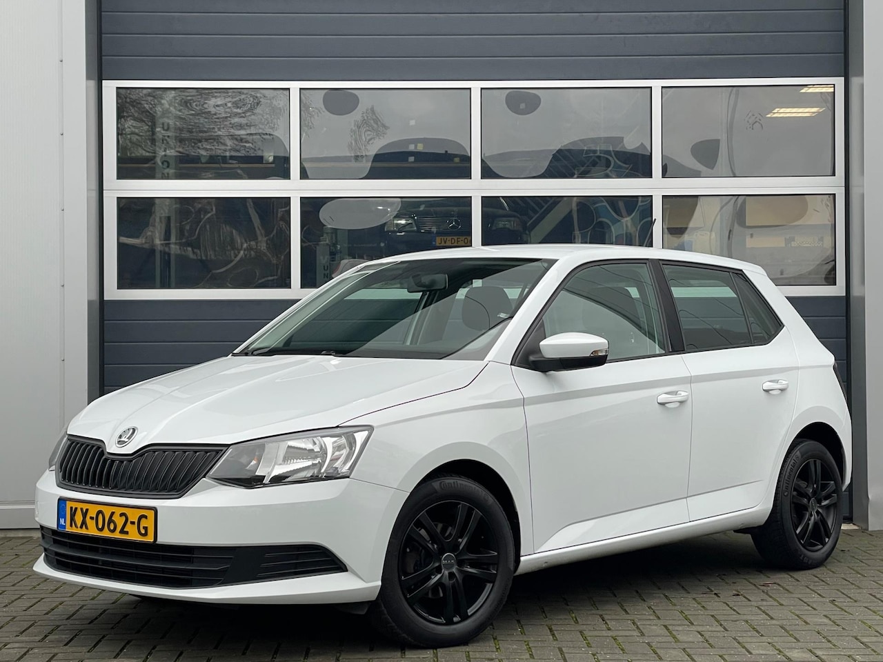 Skoda Fabia - 1.0 Active | Airco | Elektrisch pakket | 16'' velgen - AutoWereld.nl