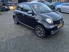 Smart Forfour - 1.0 Passion Groot Navi  LED verlichting sportvelg zwart