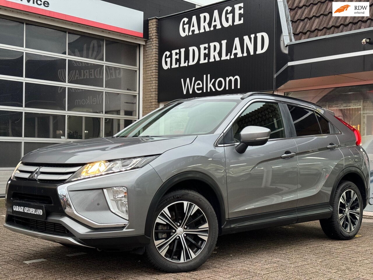 Mitsubishi Eclipse Cross - 1.5 DI-T First Edition | Xenon | Full-Led | Cruise | Climate | Automaat | Pdc | Iso | Full - AutoWereld.nl