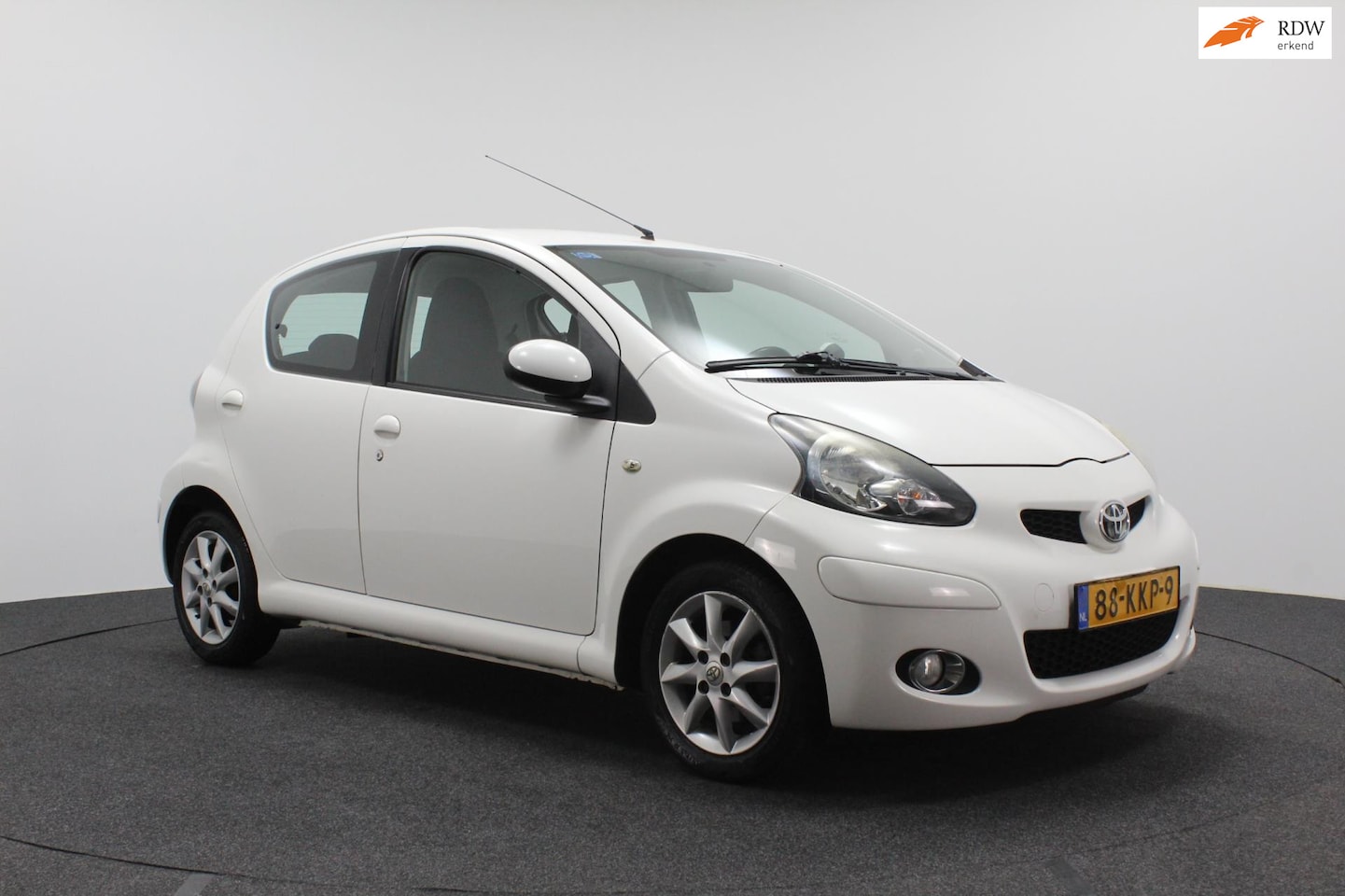 Toyota Aygo - 1.0-12V Xcite White Airco | Sportvelgen | Elektrische ramen | Nieuwe APK - AutoWereld.nl