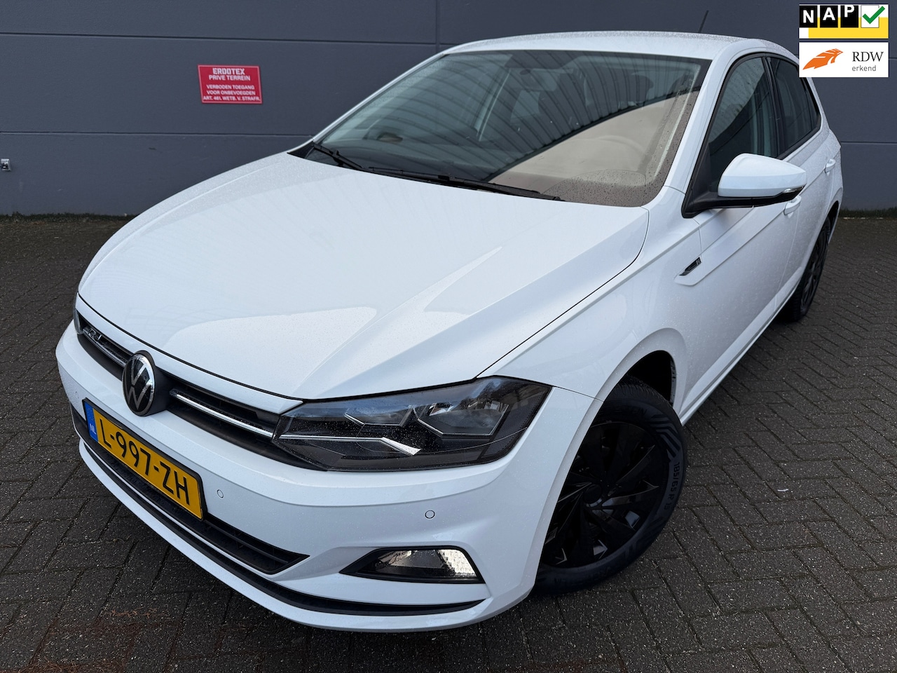 Volkswagen Polo - 1.0 TSI Business R-Line*NAVI*CRUISE*AIRCO*APK*NAP*PARK SENSOREN VOOR-ACHTER*2 EIGNAAR* - AutoWereld.nl