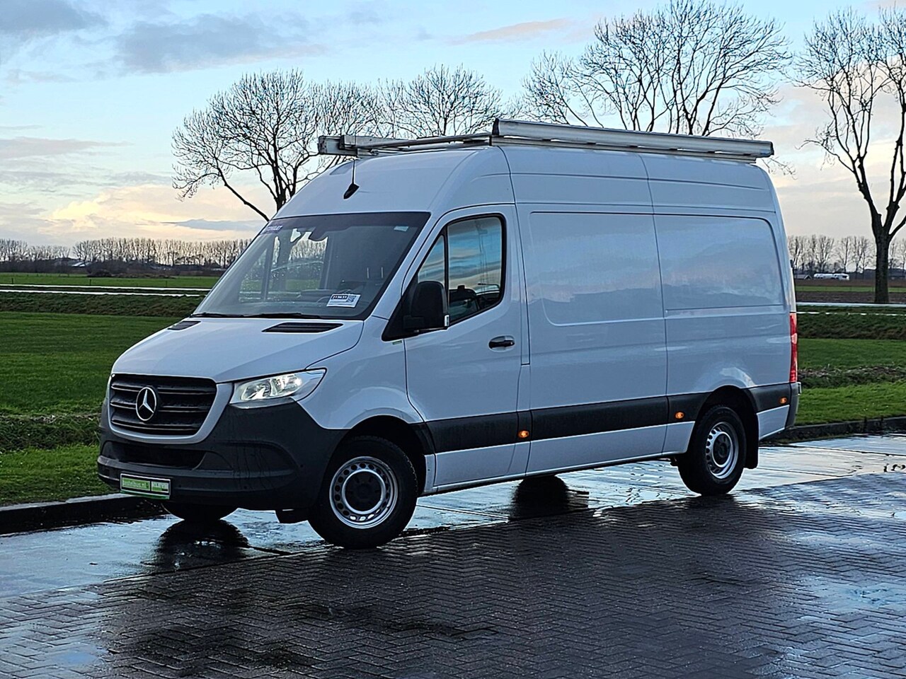 Mercedes-Benz Sprinter - 316 2.2 CDI L2H2 EURO VI-D Mbux10 + Navi Trekhaak Imperiaal-Trap Camera 163Pk Euro6 3-Zits - AutoWereld.nl