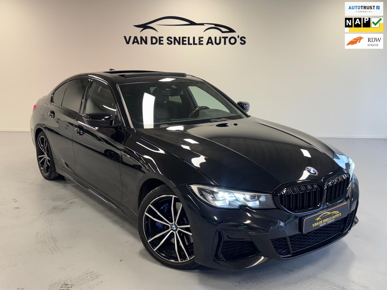 BMW 3-serie - M340i xDrive High Executive PANO/M-SPORT/LED - AutoWereld.nl