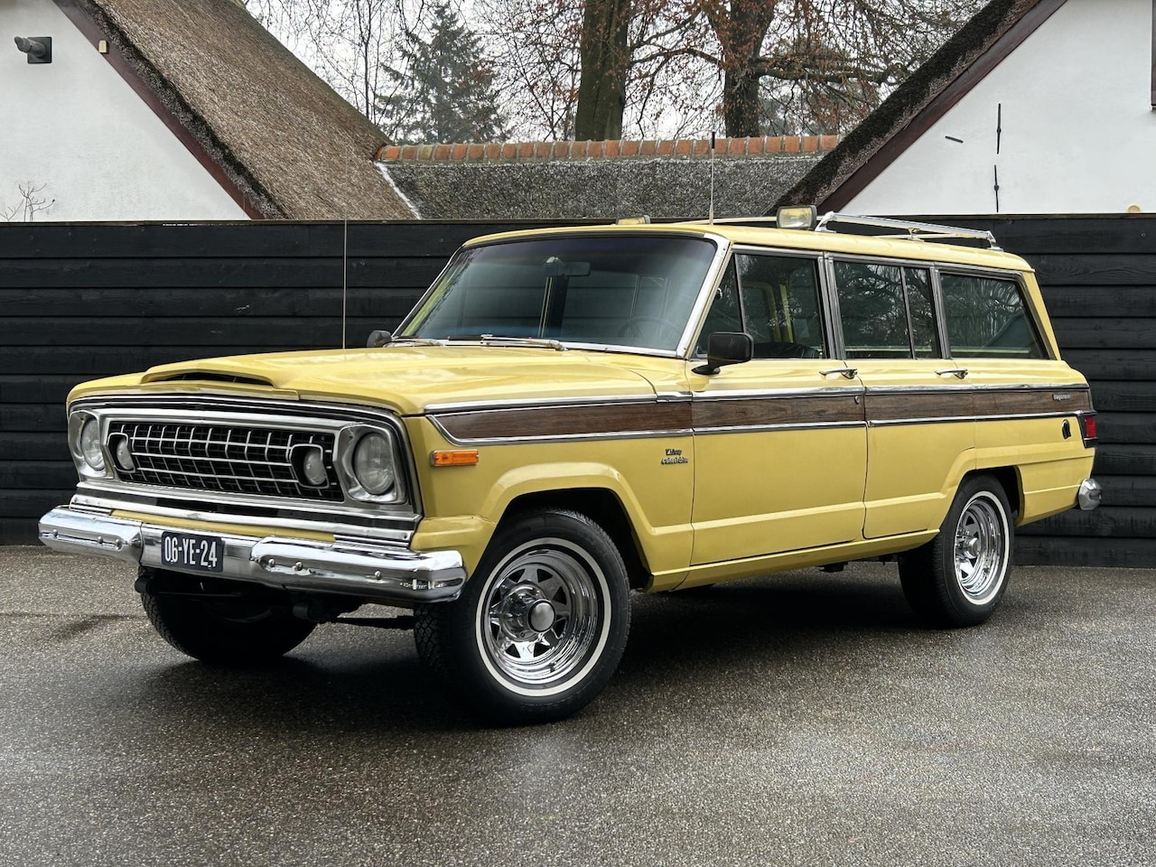 Jeep Wagoneer - 5.9 V8 Limited Wagon 5.9 V8 Limited Wagon - AutoWereld.nl