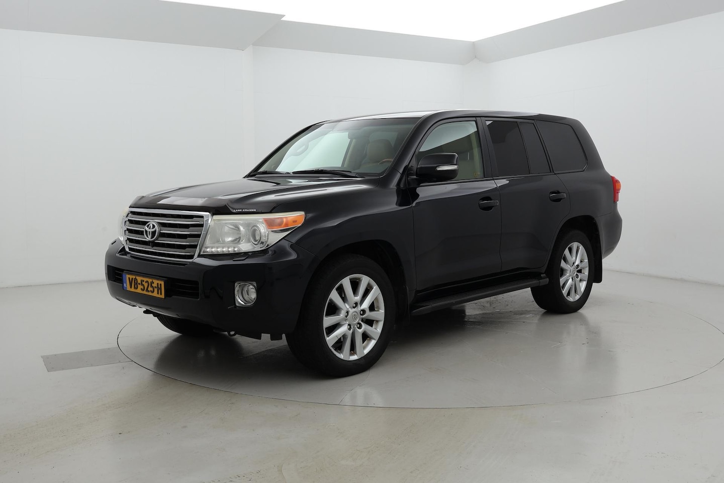 Toyota Land Cruiser V8 - 4.5 D-4D Executive Standard Roof Window Van - AutoWereld.nl