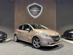 Peugeot 208 - 1.2 PureTech Style Pack Plus ClimaC.CruiseC.Navi.Led.Panodak.LMV