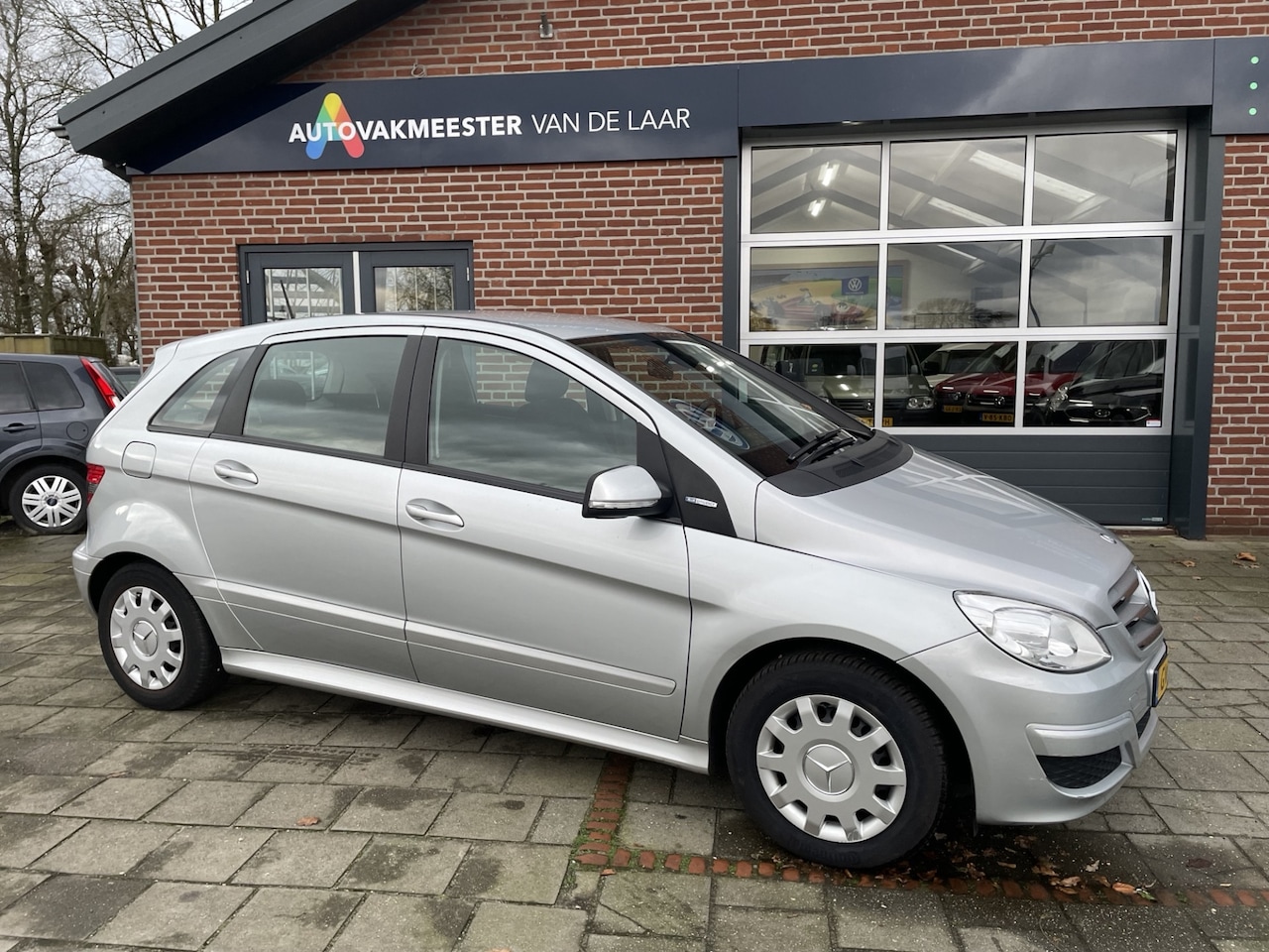 Mercedes-Benz B-klasse - 180 BlueEFFICIENCY Business CLass ( Airco, trekhaak) DIRECT RIJKLAAR! - AutoWereld.nl