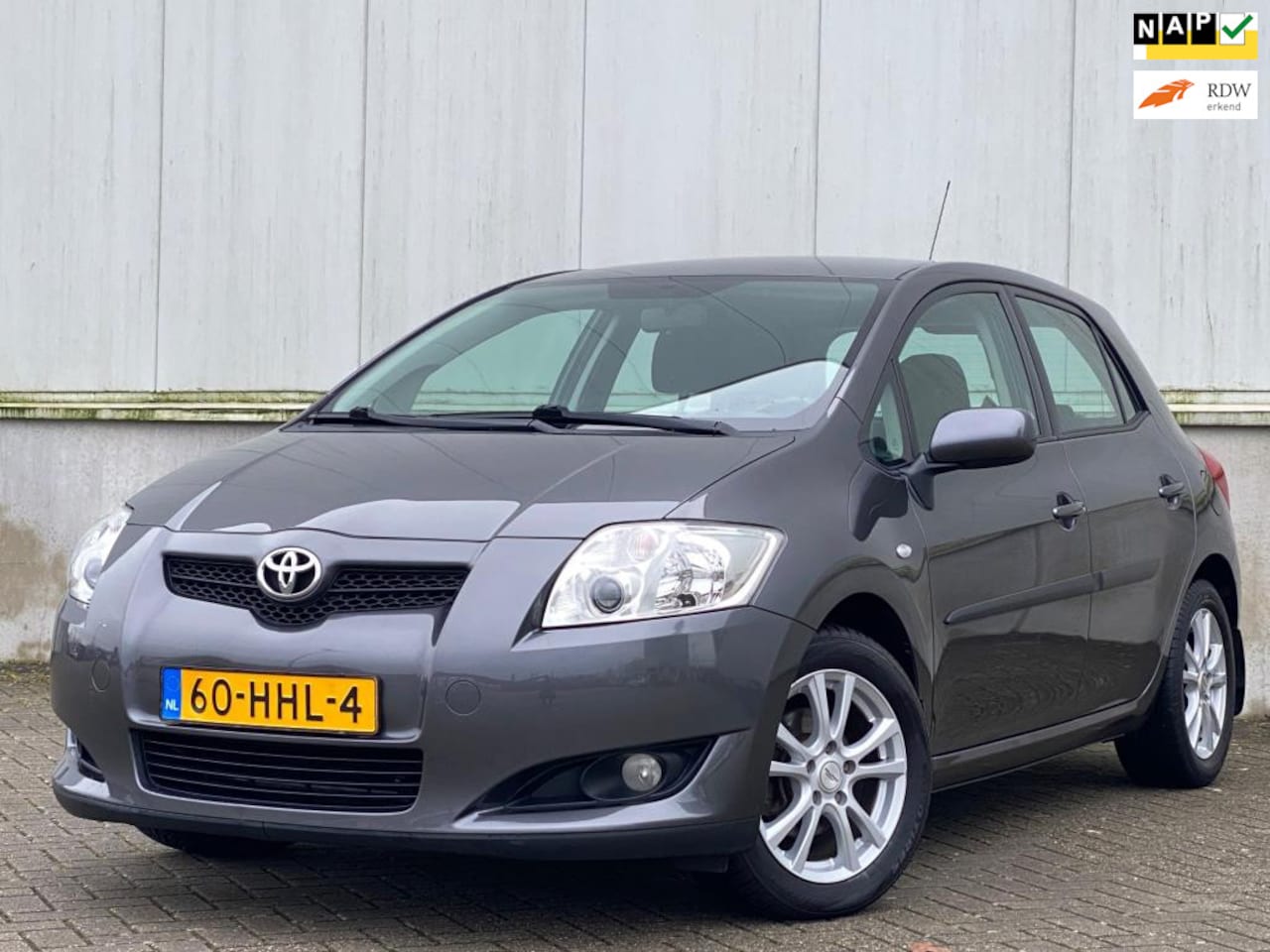 Toyota Auris - 1.6-16V Sol NAP I AUTOMAAT I NAVI I TREKHAAK I LMV I NETTE AUTO - AutoWereld.nl