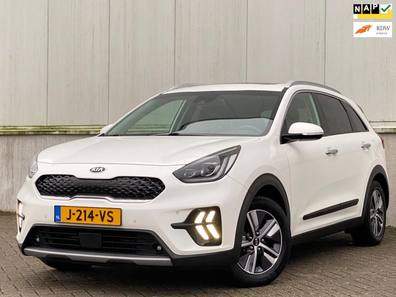 Kia Niro - 1.6 GDi Hybrid ExecutiveLine OPENDAK I LEER I LMV I 1E EIGENAAR I BOMVOL - AutoWereld.nl