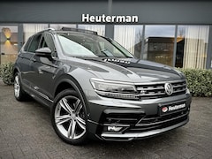 Volkswagen Tiguan - 1.5 TSI ACT Highline R Line/ Panoramadak/ Trekhaak