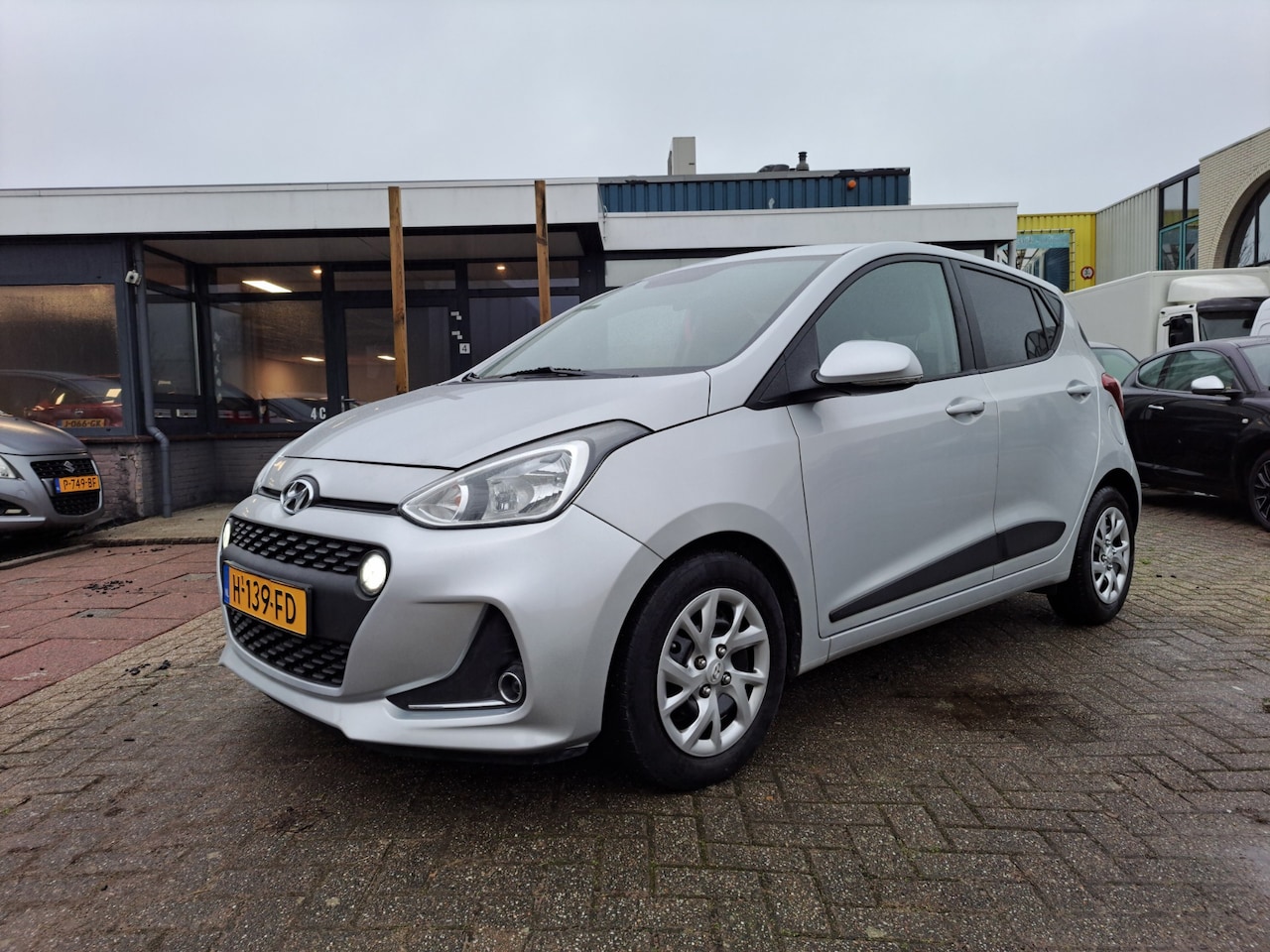 Hyundai i10 - 1.0 Premium | NIEUWE KOPPELING! - AutoWereld.nl