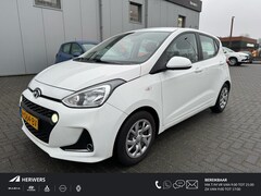 Hyundai i10 - 1.0i Comfort / Navigatie / Airco / Cruise Control / Trekhaak /