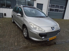 Peugeot 307 - 1.6-16V PACK