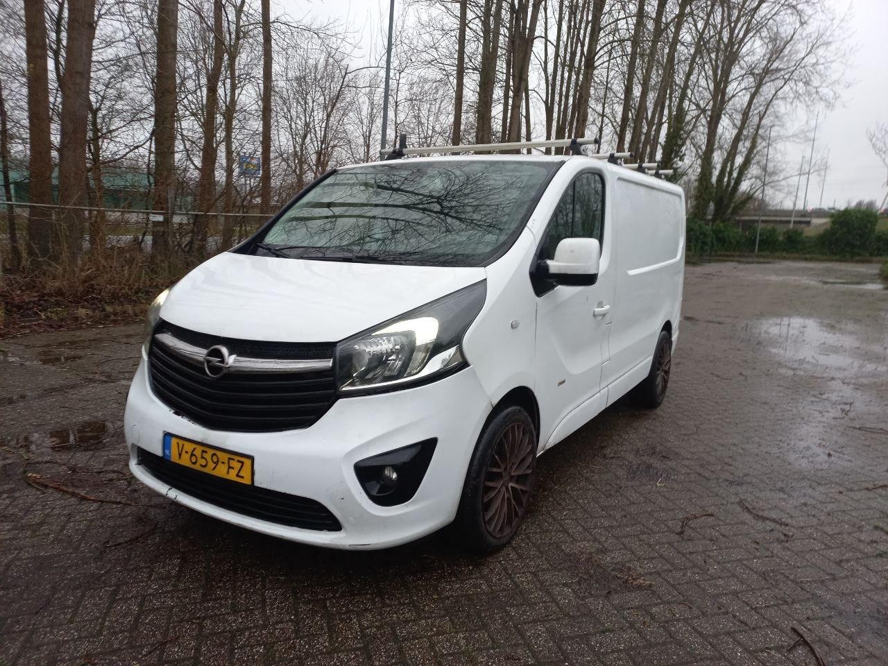 Opel Vivaro - 1.6 CDTI Sport EcoFlex Euro 6 NAP Leder Airco - AutoWereld.nl