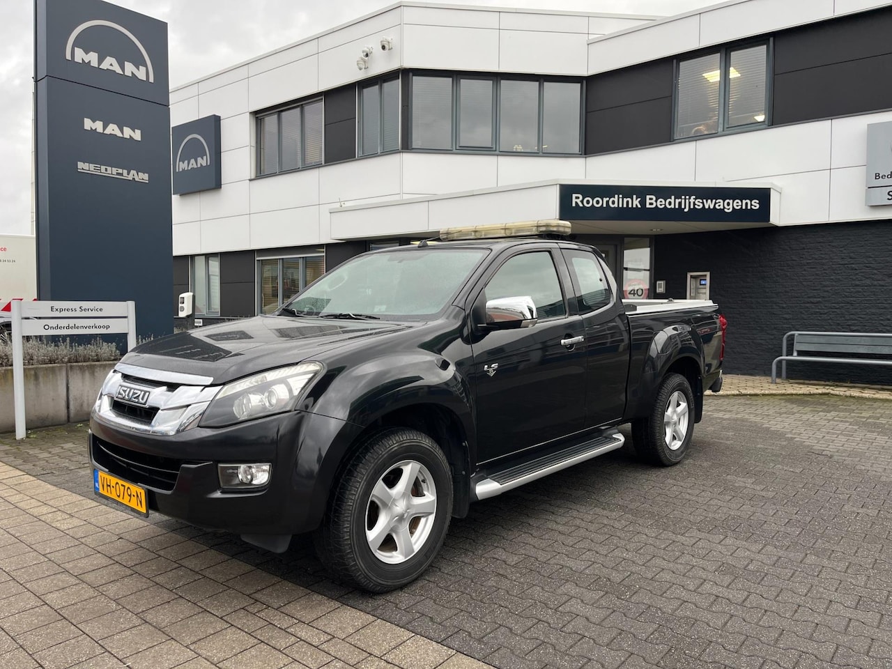 Isuzu D-Max - 2.5 Extended Cab LS automaat 4x4 - AutoWereld.nl