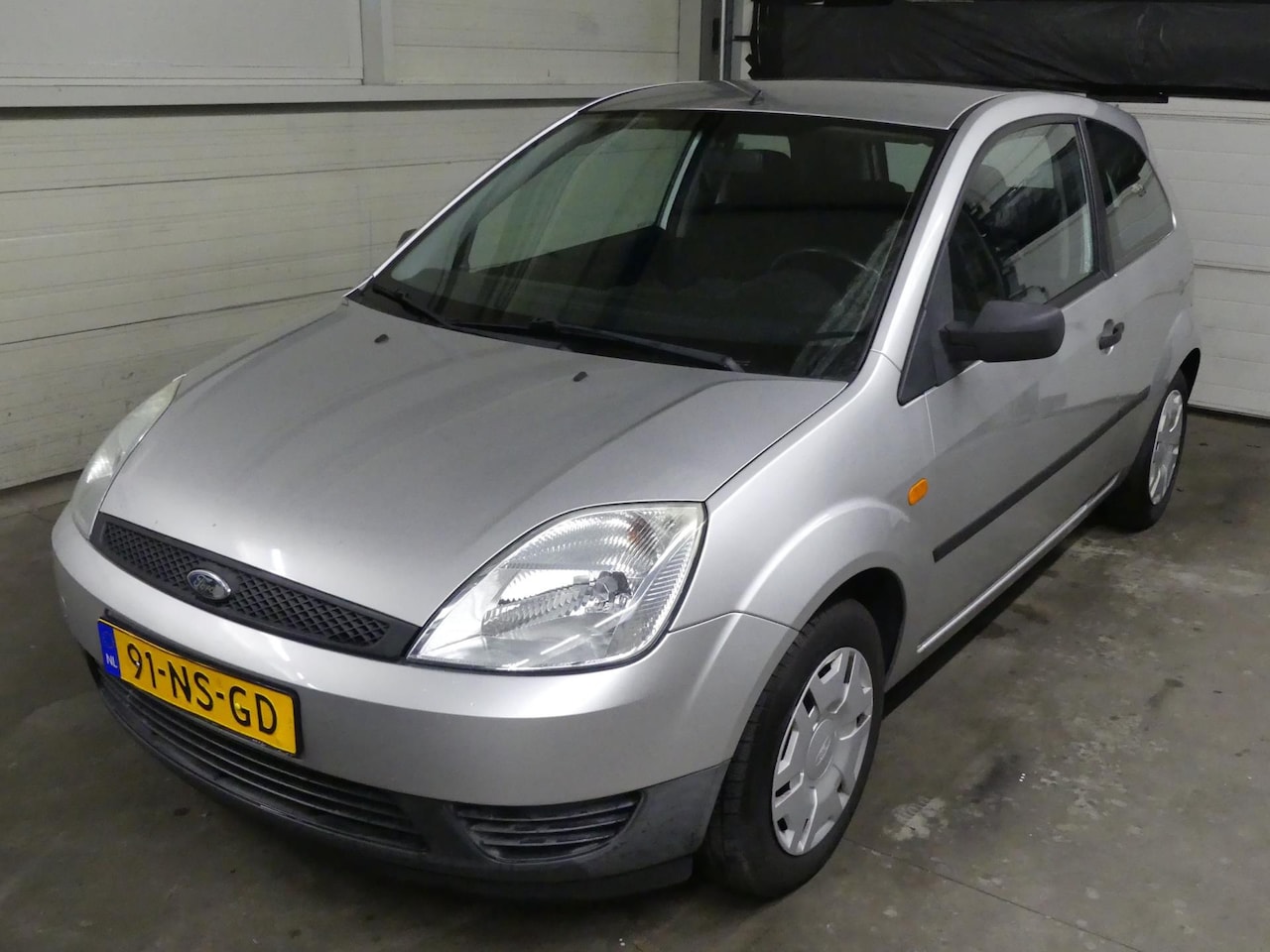 Ford Fiesta - 1.3 Ambiente - Stuurbekr - Nieuwe APK - Mooie auto - Trekhaak - AutoWereld.nl