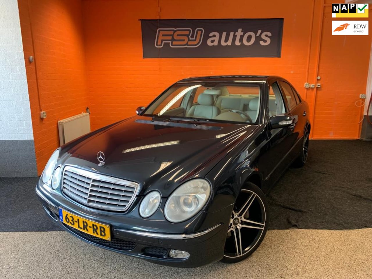 Mercedes-Benz E-klasse - 240 / SEDAN / AUTOMAAT / AVANTGARDE!! - AutoWereld.nl