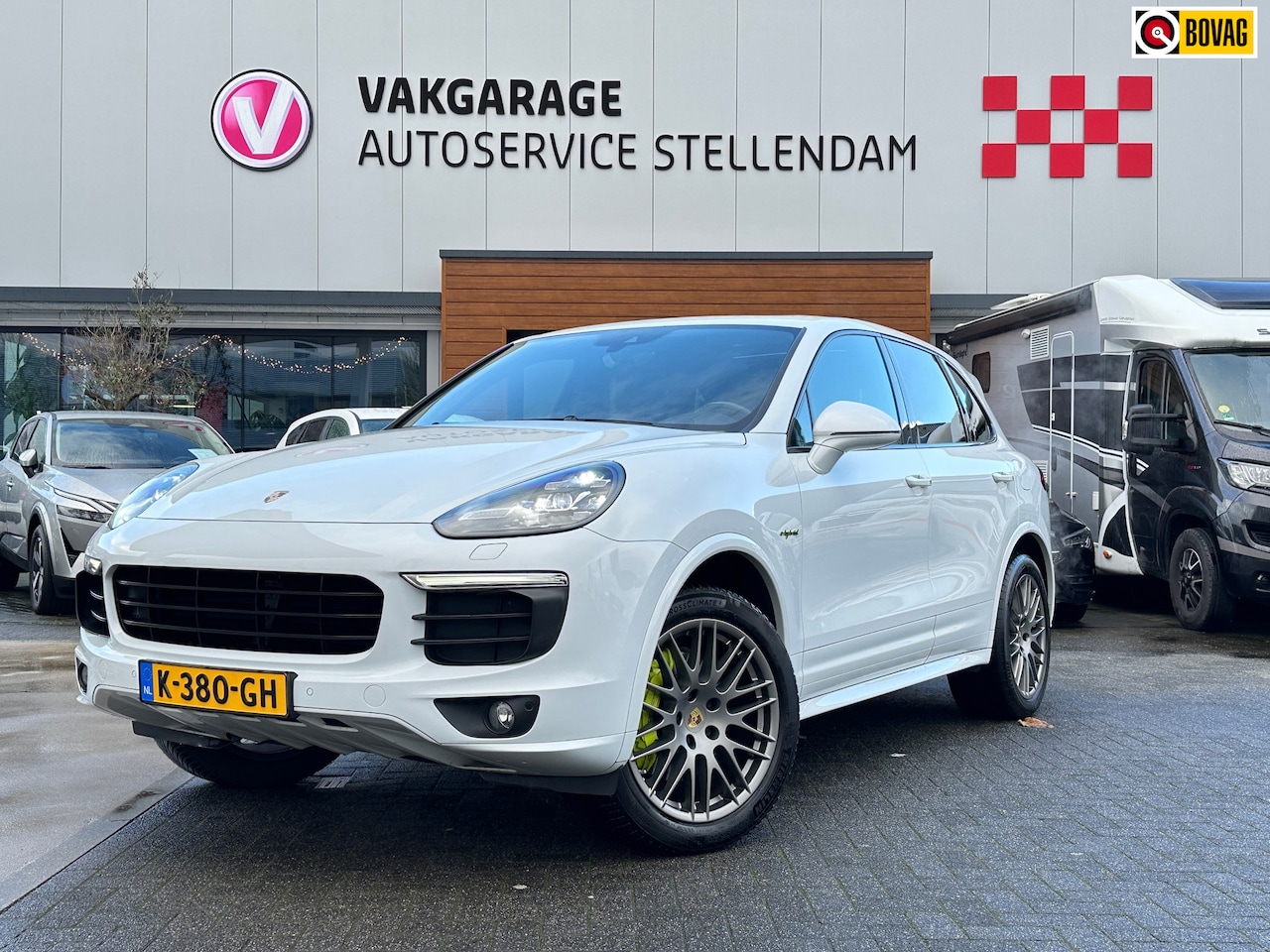 Porsche Cayenne - 3.0 S E-Hybrid|Rijklaar|Sport Chrono|Pano|Bose|Luchtvering|Dealer Onderhouden - AutoWereld.nl