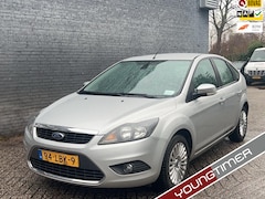 Ford Focus - 1.6 5 deurs Titanium | AUTOMAAT | TREKHAAK |