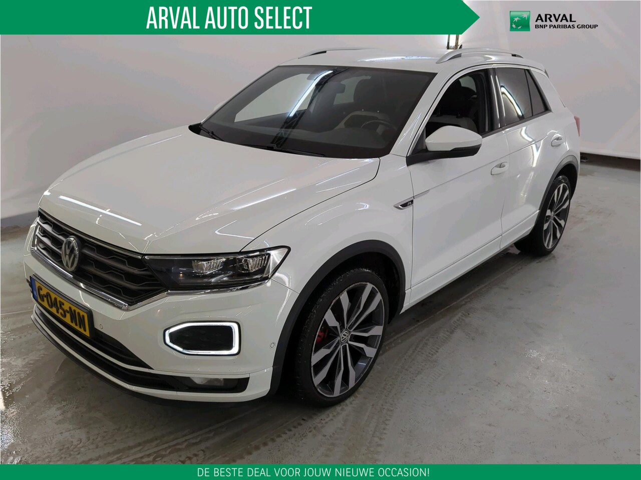 Volkswagen T-Roc - 1.5 TSI 150pk Automaat Sport Business R-Line | Winterpakket | Park Assist | 19" Velgen | K - AutoWereld.nl